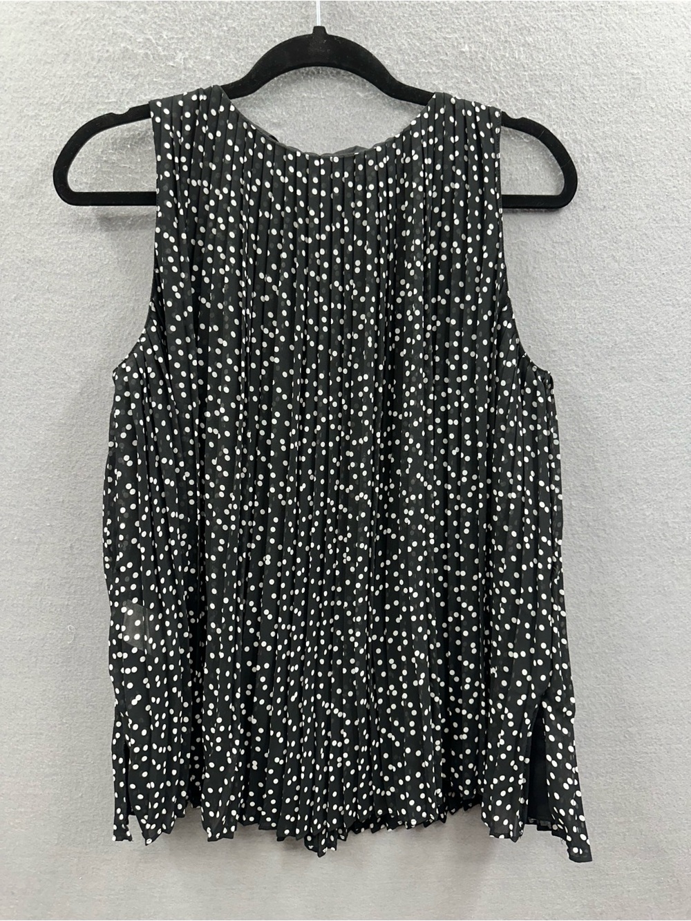 Banana Republic Top Women S Black Polka Dot Pleated Sleeveless Chiffon Office